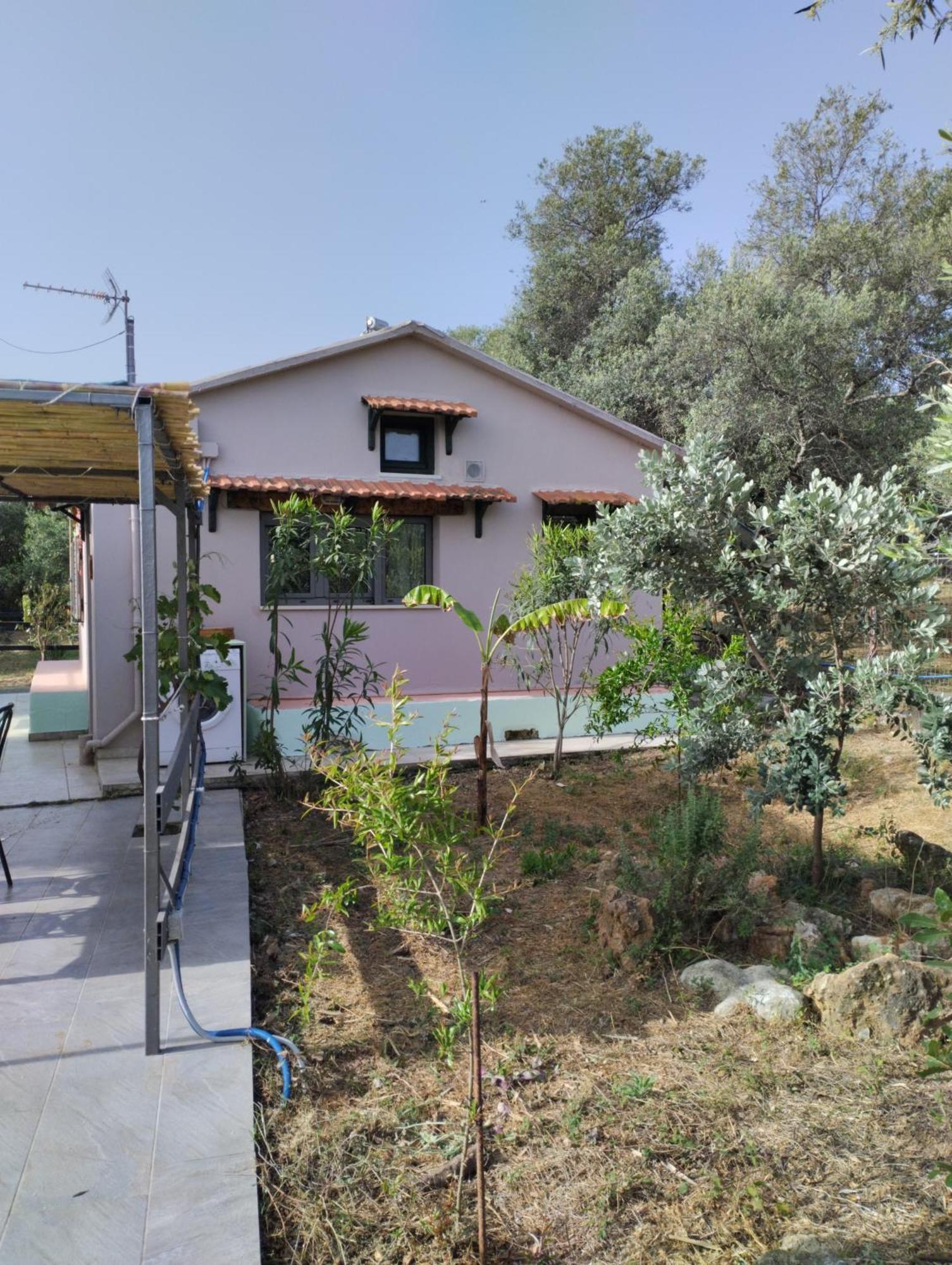 Olea Cottage Galatás Esterno foto