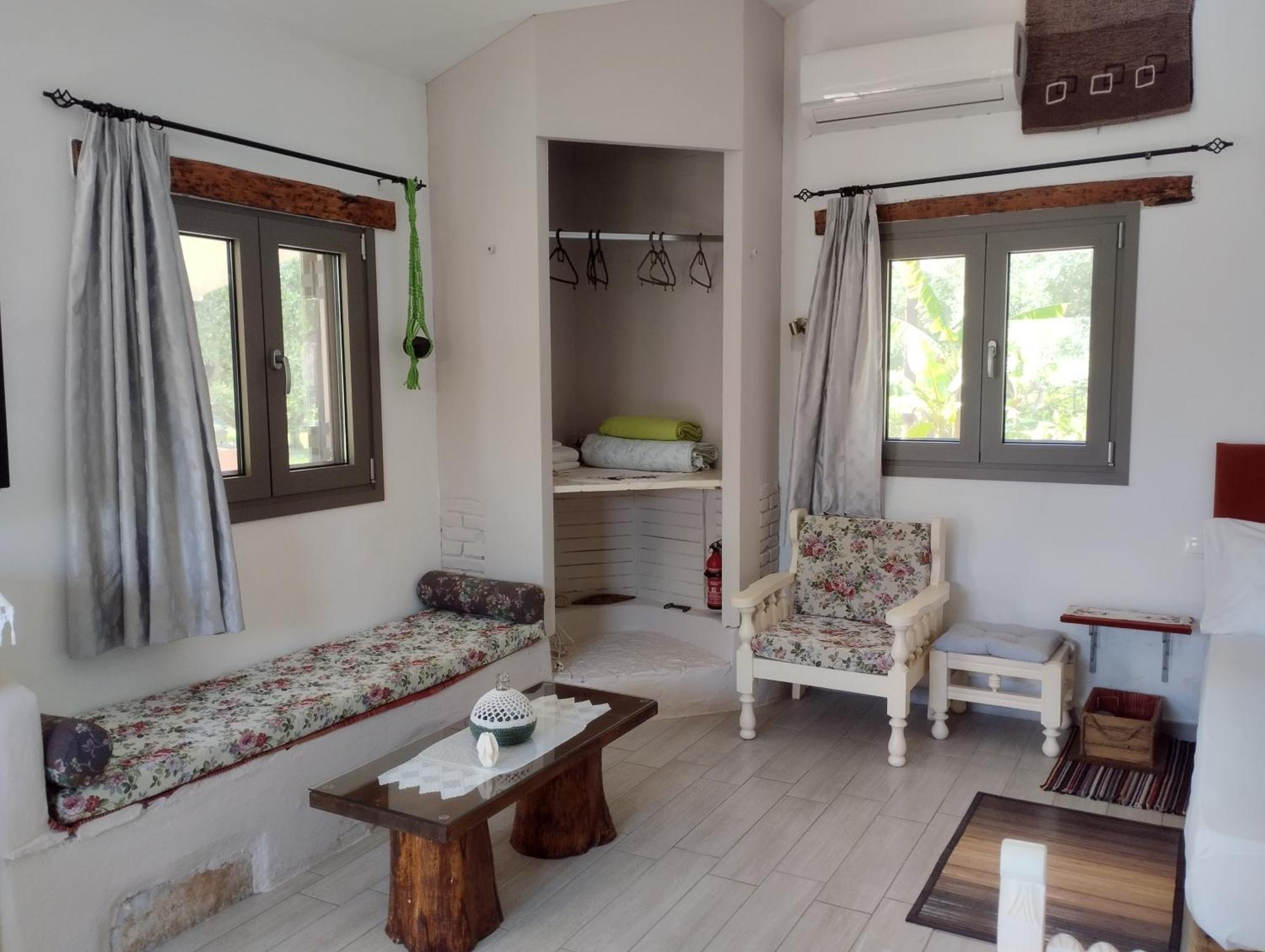 Olea Cottage Galatás Esterno foto